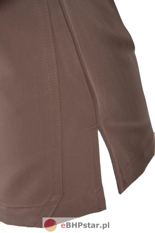 MYNTS V-Neck Pocket Genius – Scrub Top Women WMT001 Sahara Mokka15.jpg